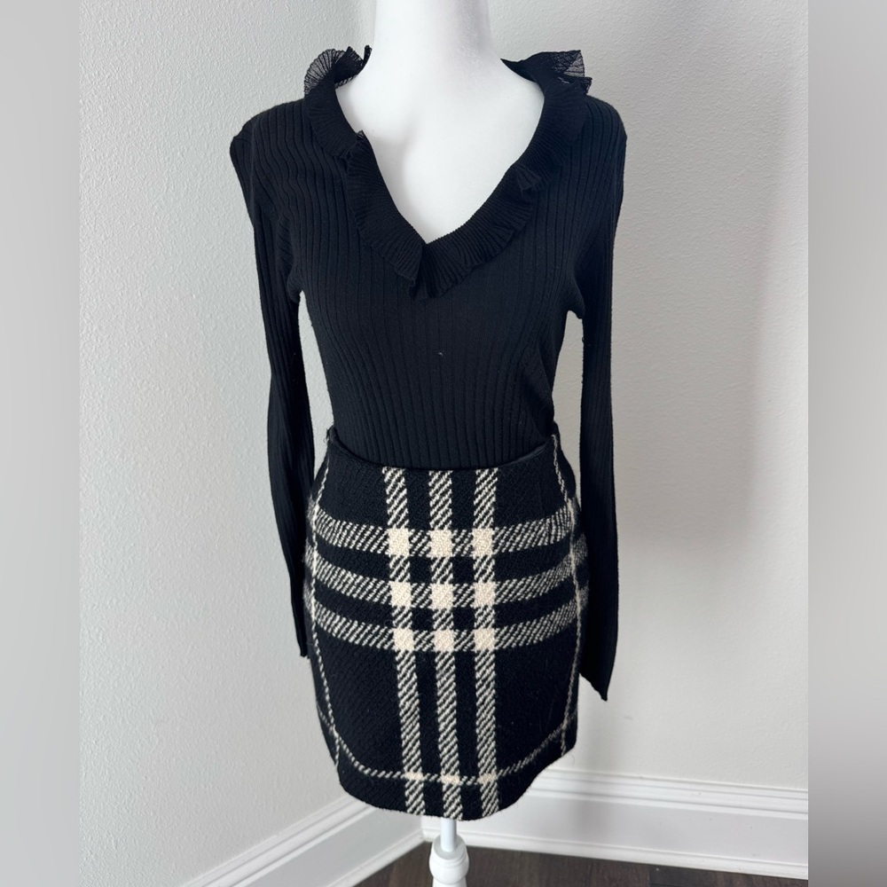 Authentic Burberry Vintage black plaid Skirt